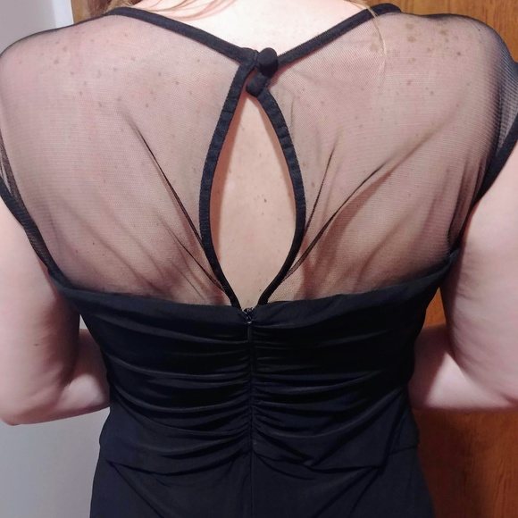 Long black formal dress - Picture 3 of 8